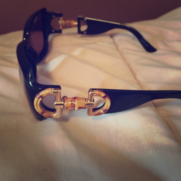 Gucci Accessories - Gucci horsebit black sunglasses authentic