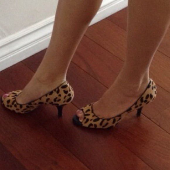 Leopard print calf hair heels