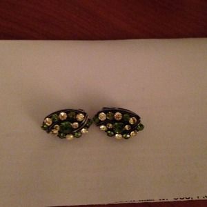 Stunning Swarovski crystals earrings green, whIte