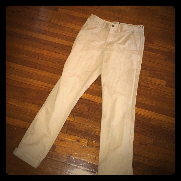 American eagle khaki pants