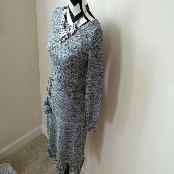 🌹SOLD IN BUNDLE🌹Alice + Olivia sweater dress - Picture 2 of 4