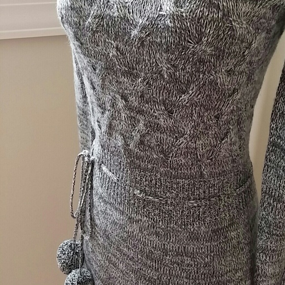 🌹SOLD IN BUNDLE🌹Alice + Olivia sweater dress - Picture 4 of 4