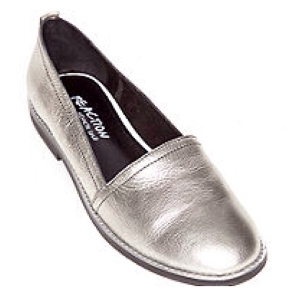 Kenneth Cole Reaction Silver loafers
