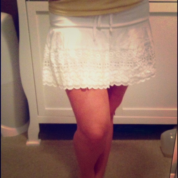 Aeropostale white skirt