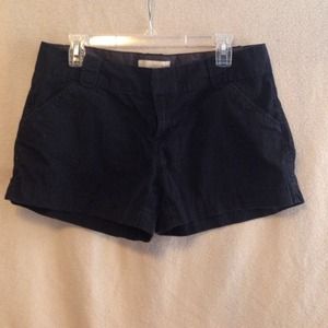Black Old Navy chino shorts