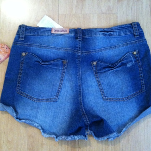 Mudd Ripped Jean Shorts - Picture 2 of 4