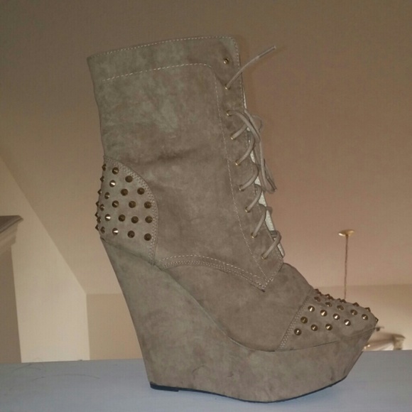 Wedge Boot - Picture 3 of 3