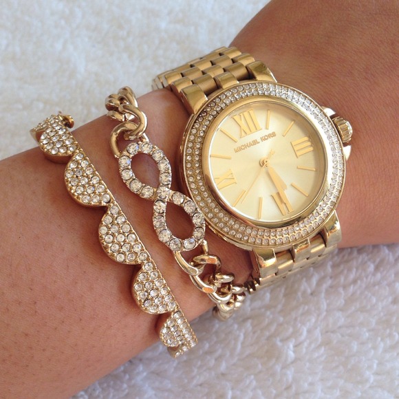 Gold Chain Rhinestone Infinity Bracelet