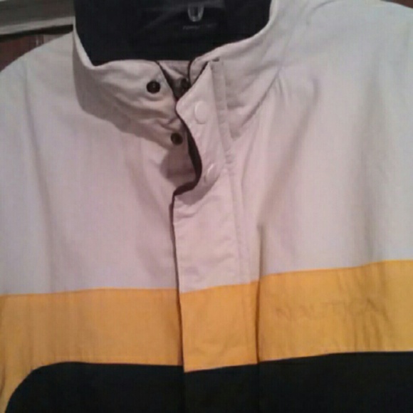 Jacket made by nautica very warm and like new
