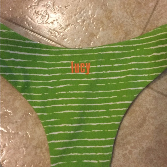 Lucy workout top - Picture 4 of 4