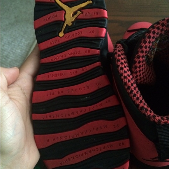 Fusion Red 10s - Picture 3 of 3