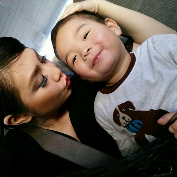 MEET YOUR POSHER - Picture 2 of 4