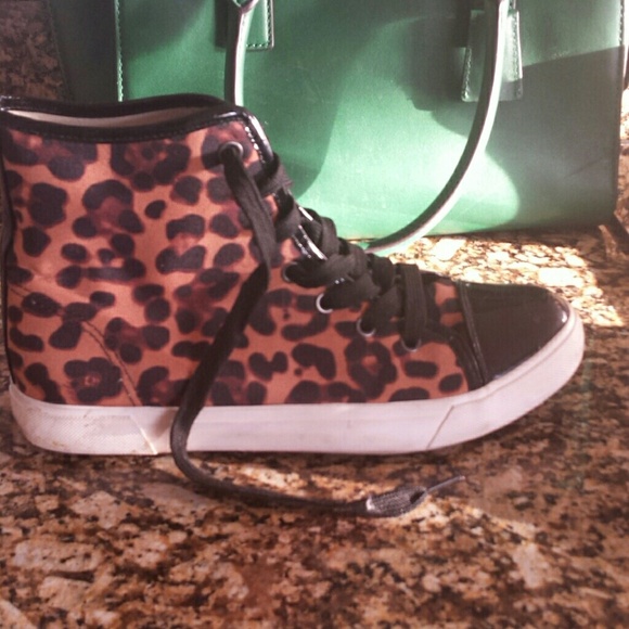 Cheetah Print High Top sneakers