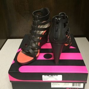 NWOT Michael Antonio Sandal Wedges