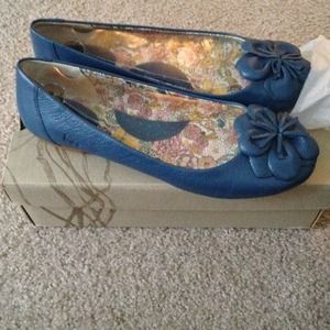 B.O.C blue flats