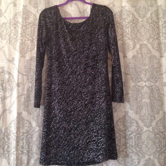 Short dress long sleeve with scoop back
