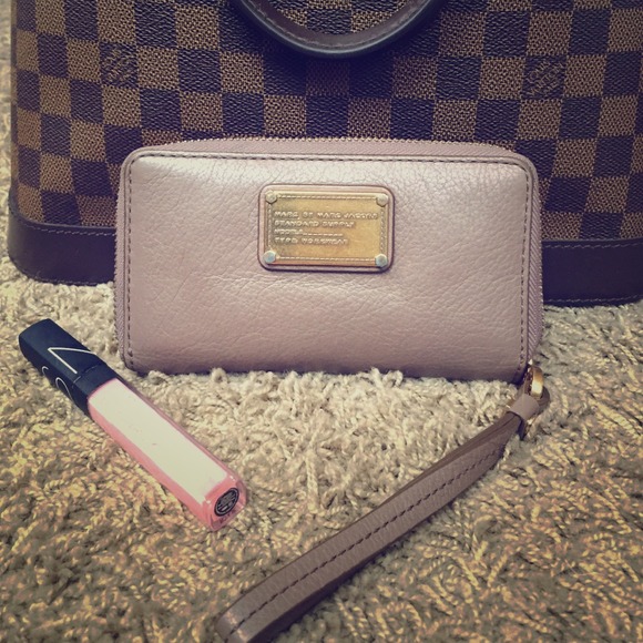 Marc by Marc Jacobs Classic Q Wingman phone wallet