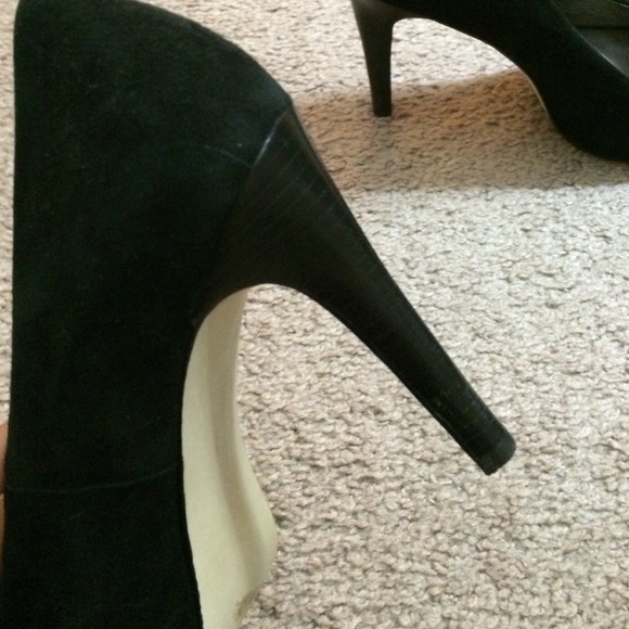 Shoes - Picture 2 of 2