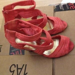 H&m coral cone sandals.