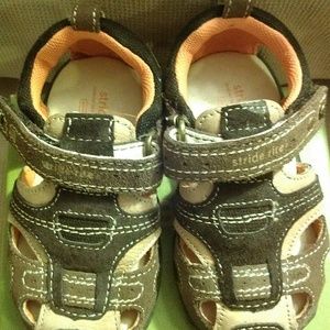 5.5W stride Rite shoes