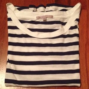 Navy/White Scoop neck Gap shirt.