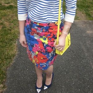 🎀HOST PICK🎀 FLASH SALE Loft floral skirt.