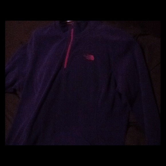 NorthFace quarter zip fleece