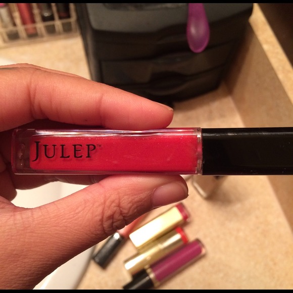 Makeup Bundle - Picture 2 of 3