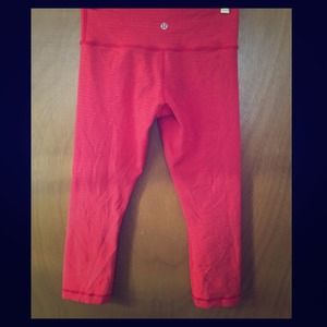 Lulu lemon tight crop size 4 yoga pants