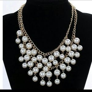 Pearl gold necklace
