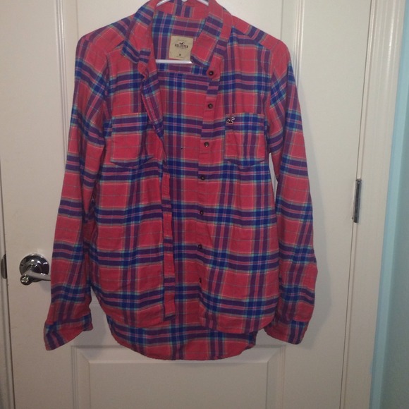 Hollister Tops - Plaid Hollister flannel