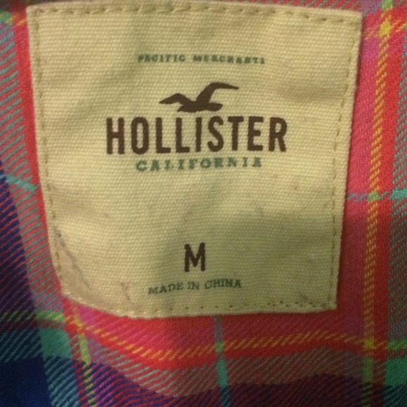 Plaid Hollister flannel - Picture 3 of 4