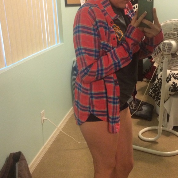 Plaid Hollister flannel - Picture 4 of 4