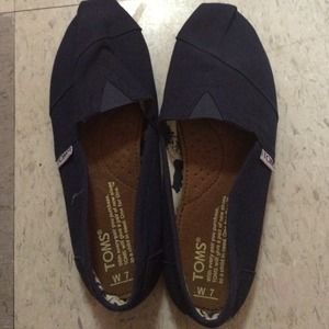 Size 7 Toms