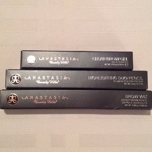Brand-new, Anastasia Beverly Hills bundle!