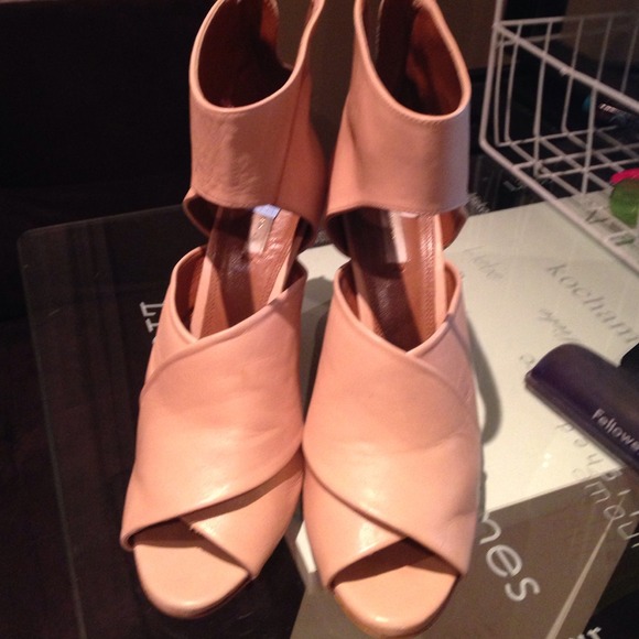 ZARA Butter Leather Camel/Nude high heel