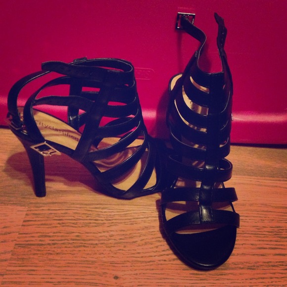 Black Gladiator Sandal Pump