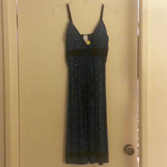 Sundress. ..taking offers! !!