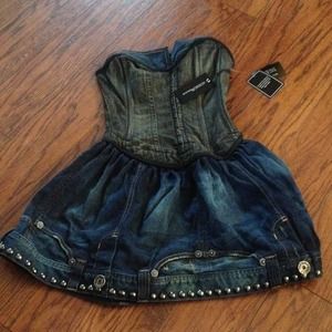 Super fun NEW denim Guess dress!