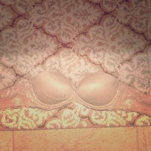 VS Nude/gold lace strapless push-up bra