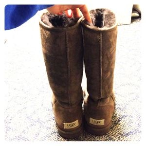 Women's size 9 Tall brown uggs