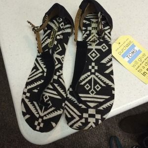 Toms sandals