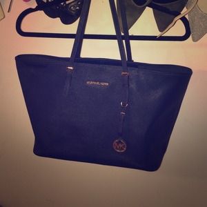 MK JET SET TRAVEL MEDIUM SAFFIANO LEATHER TOTE