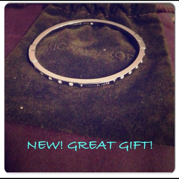 NWOT Michael Kors silver diamond bangle