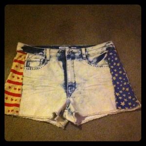Acid washed, high rise jean shorts!