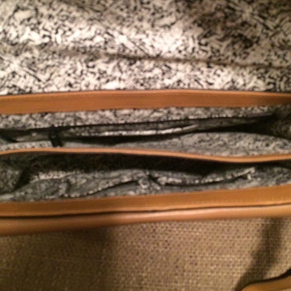 SALE ❗️Rebecca Minkoff Brown Hudson Moto Bag❗️ - Picture 3 of 4