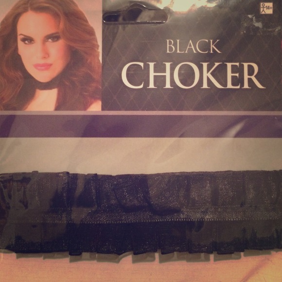 Black choker