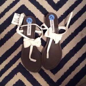 Steve Madden white bow T-strap sandals