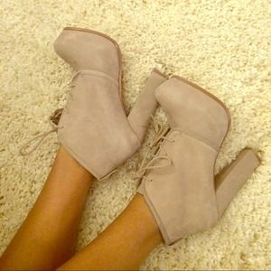 NEVER WORN Grey Suede Booties