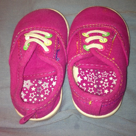 Toddler pink shoes